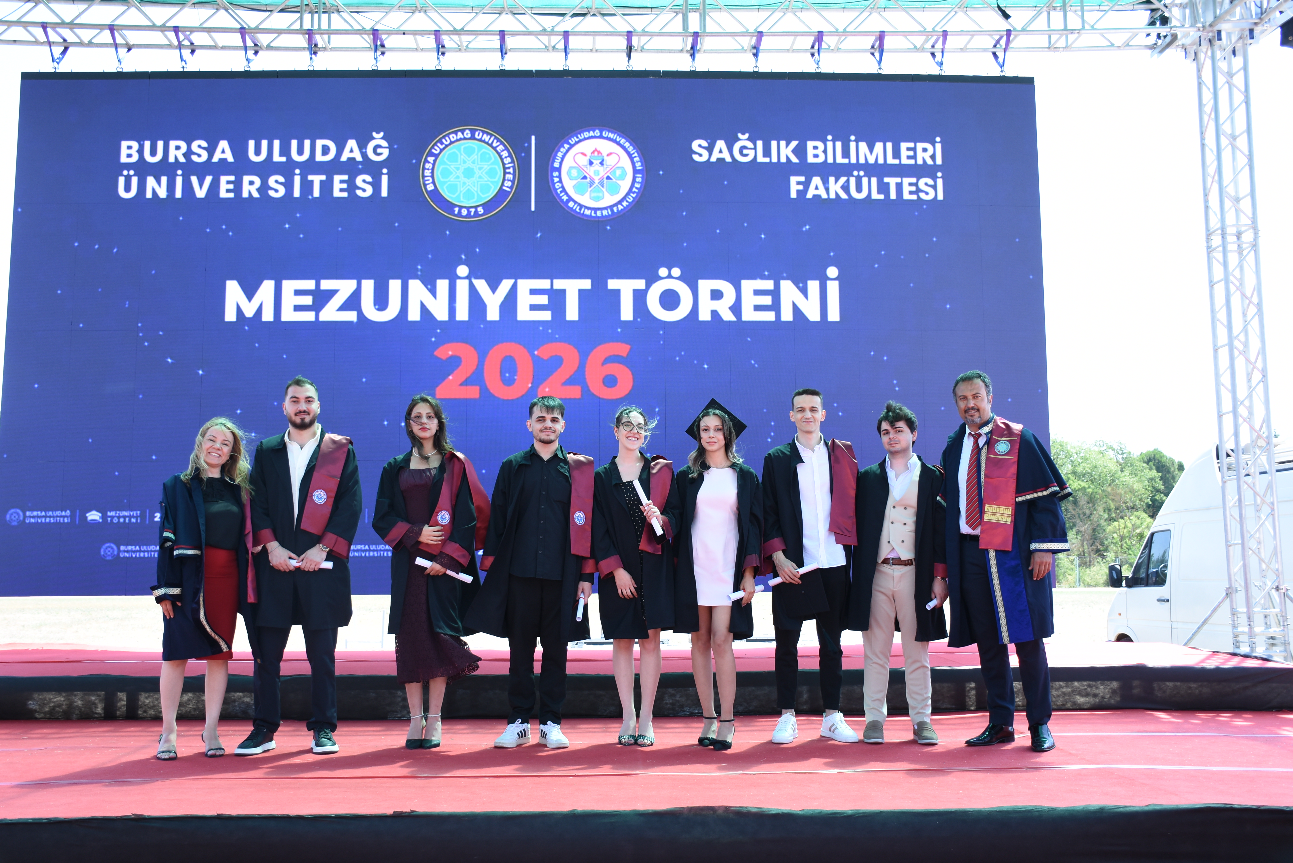 Fakültemiz Hemşirelik Ve Fizyoterapi Ve Rehabilitasyon Bölümlerinin Mezuniyet Heyecanı